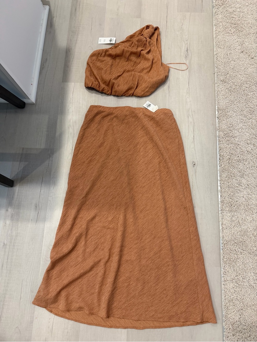Abercrombie & Fitch Rust Brown Maxi Skirt - Lightweight Flow one shoulder set